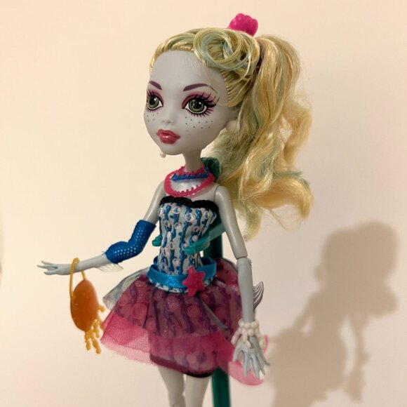 Lagoona Blue Dot Dead Gorgeous G1 Monster High 2011 Doll - Picture 3 of 10